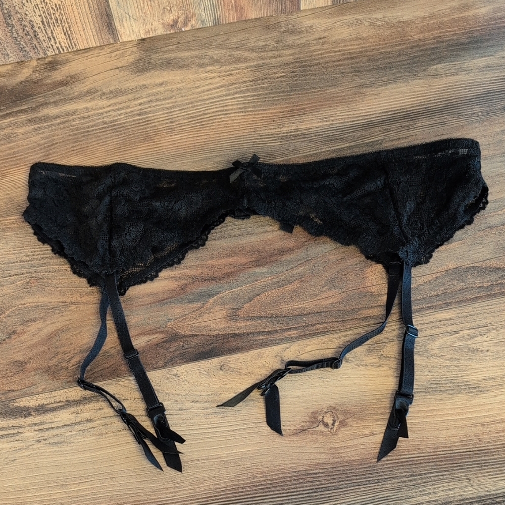 Torrid Black Lace Garter Belt 1/2 Plus Size                                 C355
